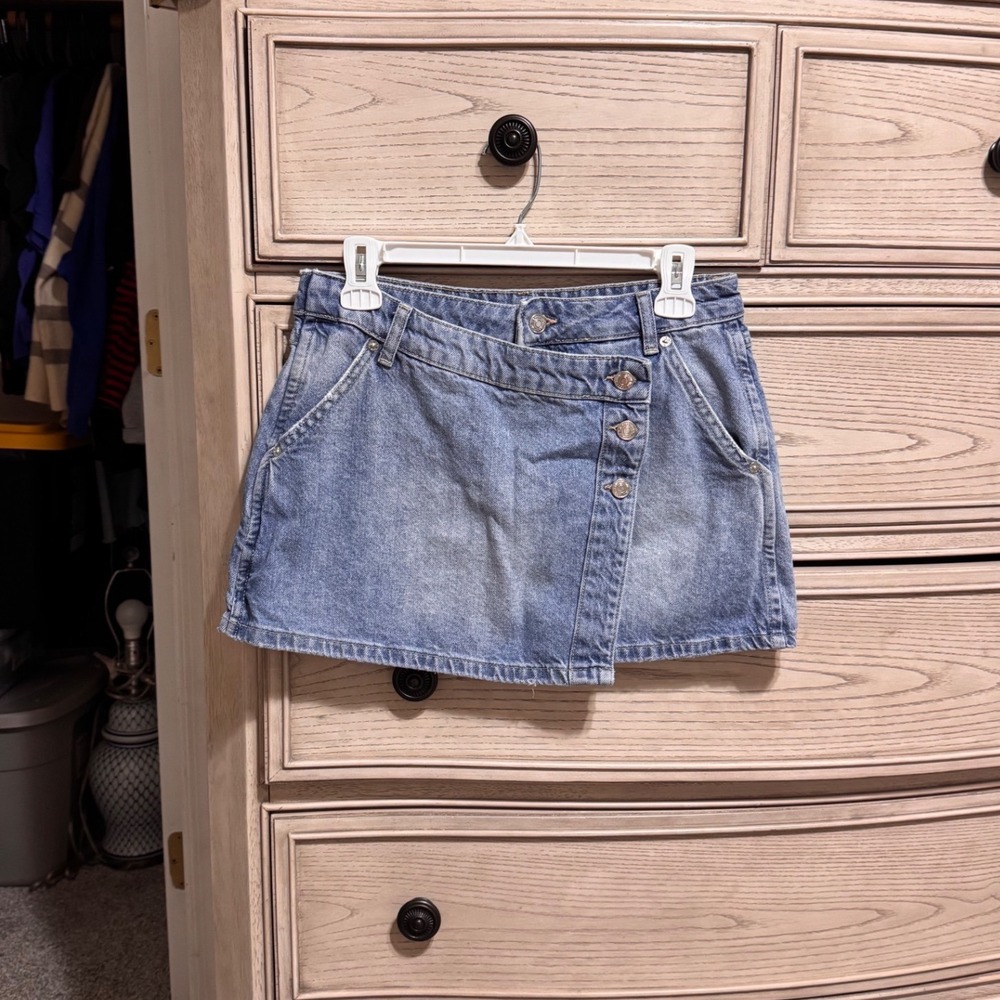 Free People Denim Mini Skirt Light Wash Asymmetrical Crossover Button Front 26